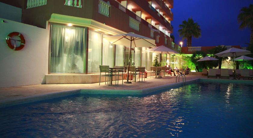 piscina del hotel Paraiso Beach