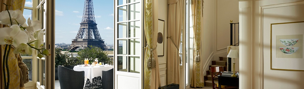 Hotel especial para parejas con vistas a la Torre Eiffel en París