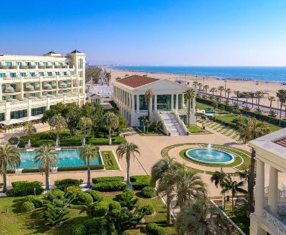 Maravilloso hotel en primera línea de playa, ideal para disfrutar de una estancia en pareja.
