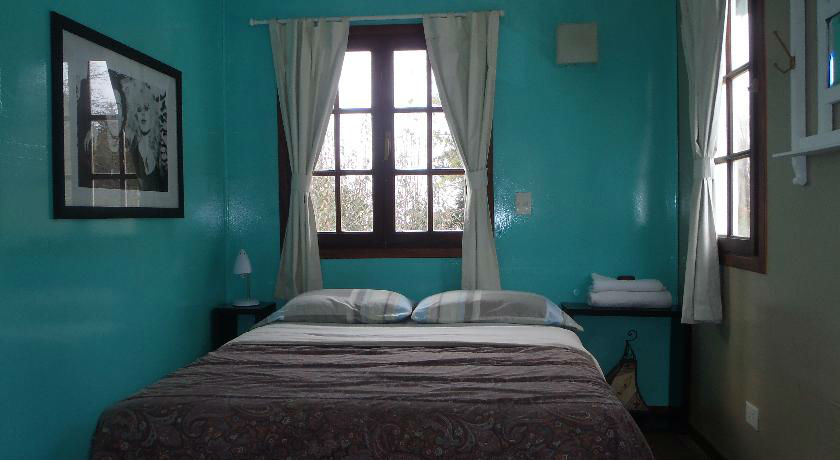 habitación doble con baño privado del Hotel Green House Hostel solo adultos