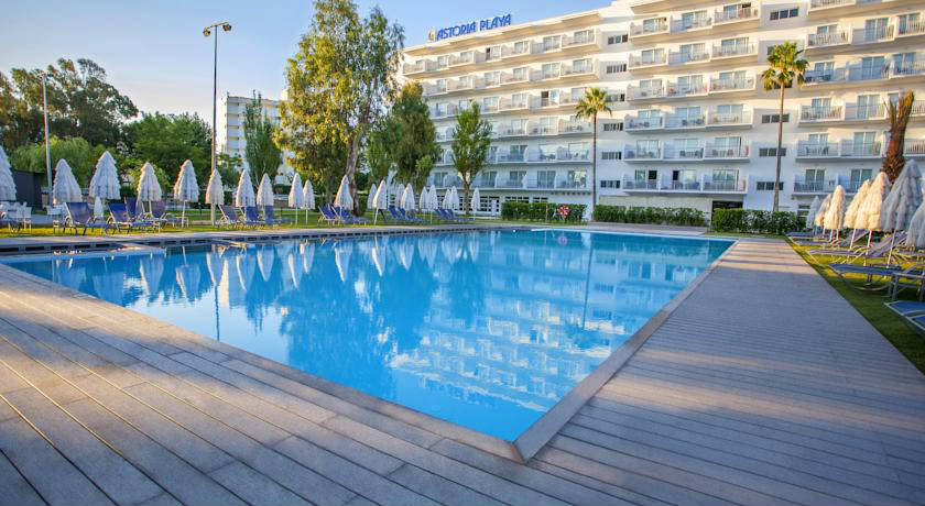 piscina del hotel Astoria Playa
