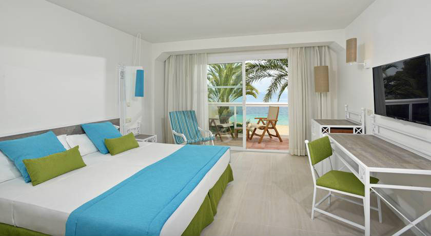 habitación con vistas al mar del hotel