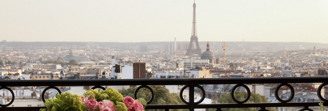 Hotel muy romántico con vistas a la Torre Eiffel