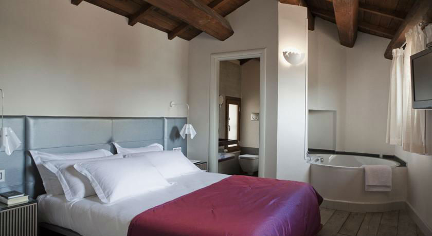 habitación con jacuzzi privado Hotel Navona Palace Roma