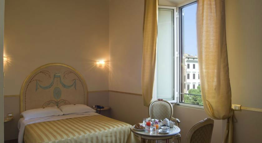habitación con vistas del hotel solo para adultos en roma Residenza gens Julia