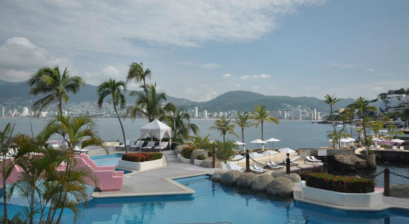 Terraza del hotel para parejas Las Brisas en Acapulco