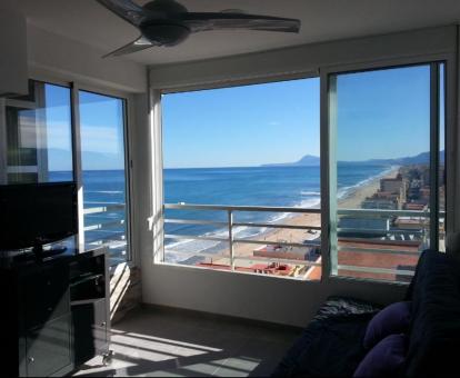 Foto de las instalaciones de este apartamento con vistas al mar.