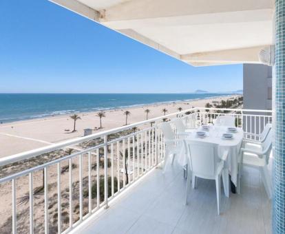 Foto de las instalaciones de este apartamento con vistas al mar.