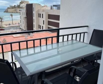 Foto de las instalaciones de este apartamento con vistas al mar.
