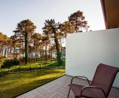 Foto de la terraza con vistas al mar de una de las habitaciones.