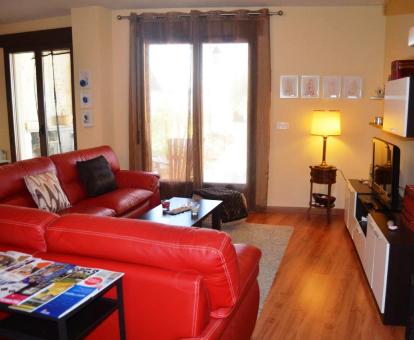 Foto del interior de esta bonita casa independiente con zona exterior.