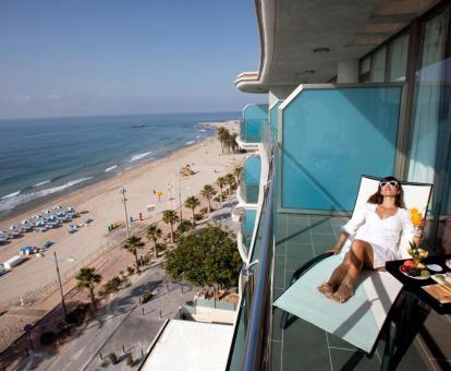 Foto de las instalaciones de este hotel con vistas al mar.