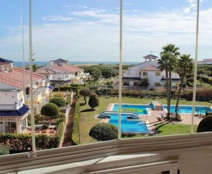 Foto de las instalaciones de este apartamento con vistas al mar.