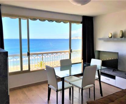 Foto de las instalaciones de este apartamento con vistas al mar.