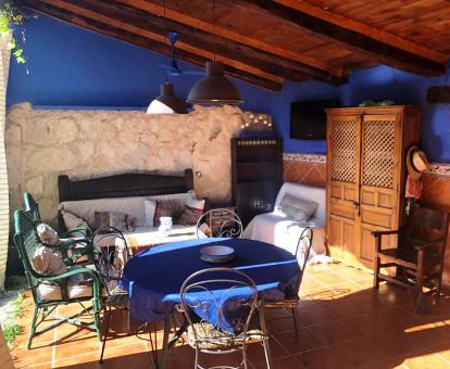 Foto de la terraza amueblada de esta acogedora casa rural.