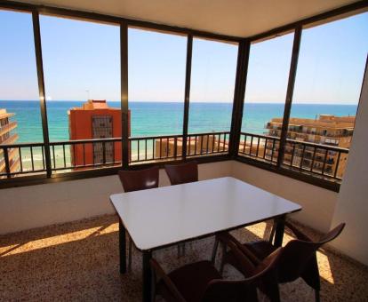 Foto de las instalaciones de este apartamento con vistas al mar.