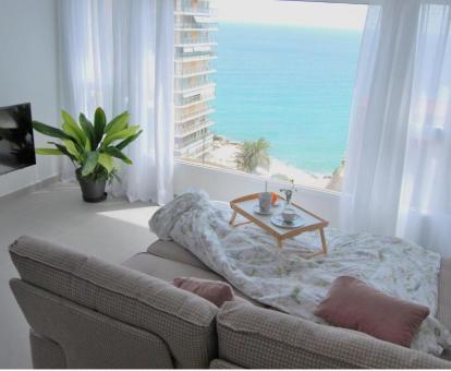 Foto de las instalaciones de este apartamento con vistas al mar.