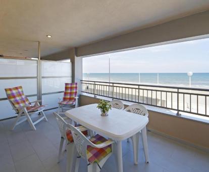 Foto de las instalaciones de este apartamento con vistas al mar.