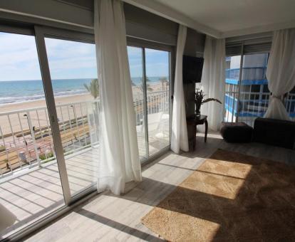 Foto de las instalaciones de este apartamento con vistas al mar.