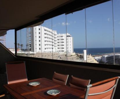 Foto de las instalaciones de este apartamento con vistas al mar.