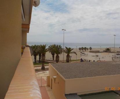 Foto de las instalaciones de este apartamento con vistas al mar.