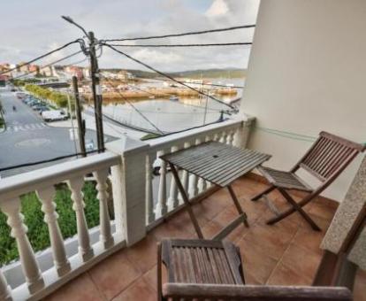 Foto de la terraza con vistas al mar de uno de los apartamentos.