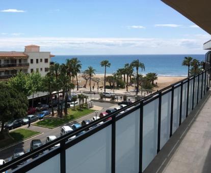 Foto de las instalaciones de este apartamento con vistas al mar.