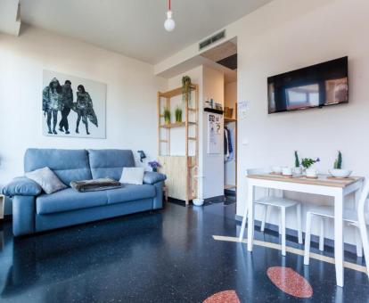 Foto de las instalaciones de este hotel con vistas al mar.