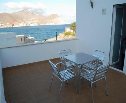 Foto de las instalaciones de este hotel con vistas al mar.