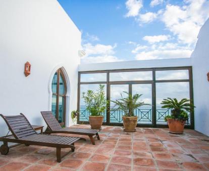 Foto de la terraza con vistas al mar de uno de los apartamentos.