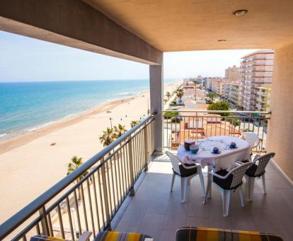 Foto de las instalaciones de este apartamento con vistas al mar.