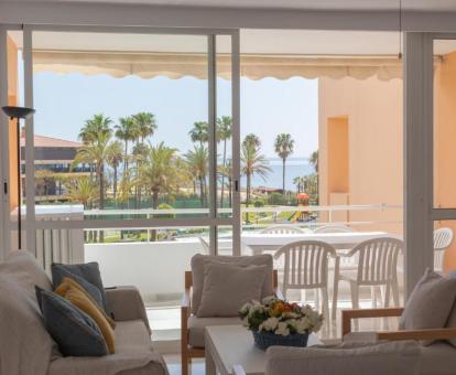 Foto de las vistas al mar desde el interior del apartamento.