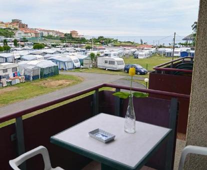 Foto de la terraza con vistas al mar de uno de los apartamentos.