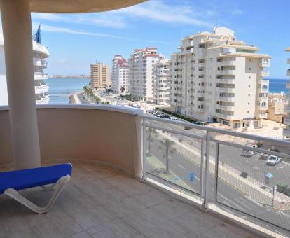 Foto de las vistas al mar desde el balcón de uno de los apartamentos de este complejo.