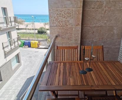 Foto de las instalaciones de este hotel con vistas al mar.