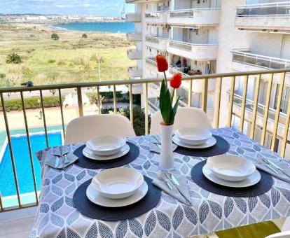 Foto de las instalaciones de este apartamento con vistas al mar.