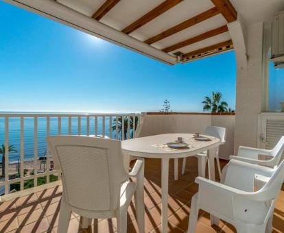 Foto de las instalaciones de este apartamento con vistas al mar.