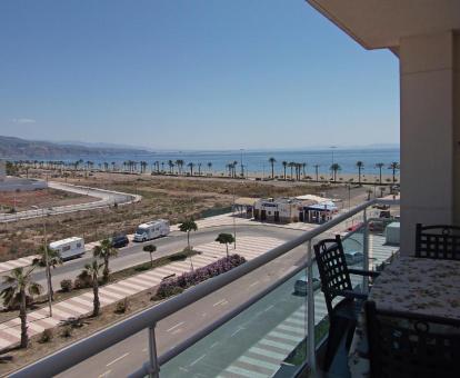 Foto de las instalaciones de este apartamento con vistas al mar.