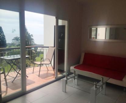 Foto de las instalaciones de este apartamento con vistas al mar.