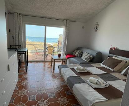 Foto de las instalaciones de este apartamento con vistas al mar.