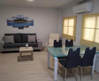 Foto de las instalaciones de este apartamento con vistas al mar.