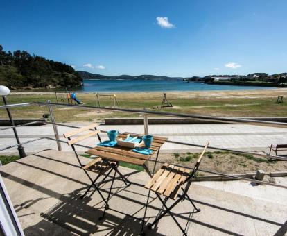 Foto de la terraza con vistas al mar de uno de los apartamentos.