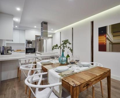 Foto del interior de este moderno y luminoso apartamento.