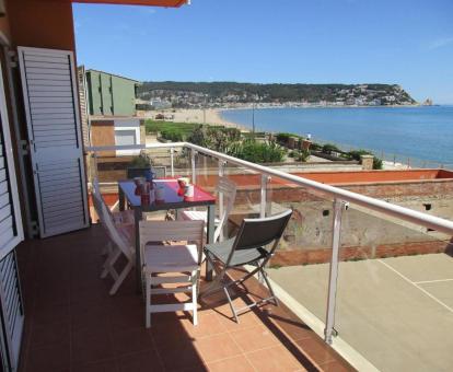 Foto de las instalaciones de este apartamento con vistas al mar.