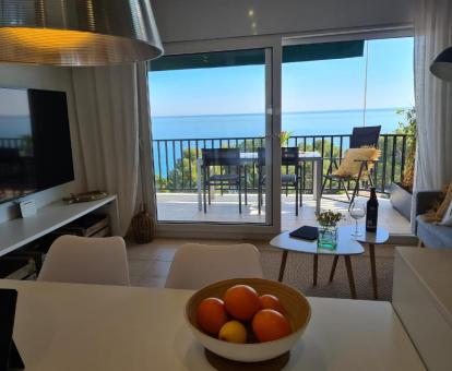 Foto de las instalaciones de este apartamento con vistas al mar.