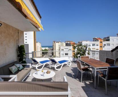 Foto de las instalaciones de este apartamento con vistas al mar.