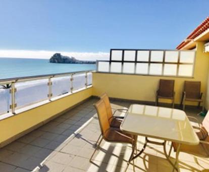 Foto de las instalaciones de este apartamento con vistas al mar.