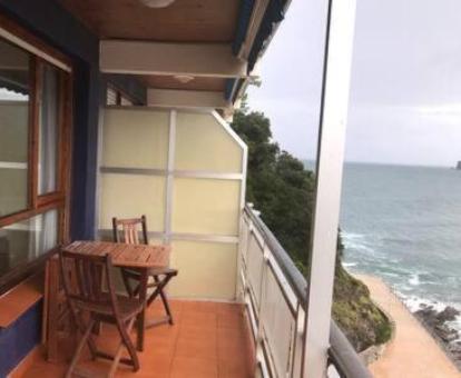 Foto de las instalaciones de este hotel con vistas al mar.