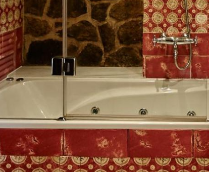 Foto de la Bañera de Hidromasaje rectangular en la Habitación Doble Superior