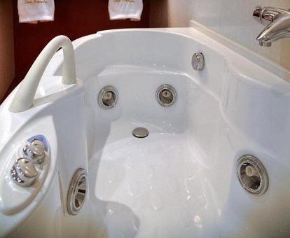 Foto de la bañera de hidromasaje en la Habitación Doble Superior